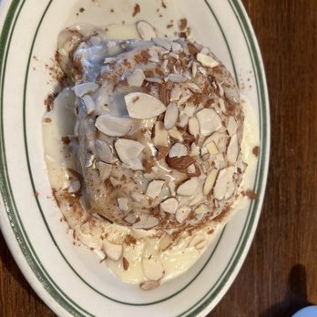 Jus' Jo's - Cinnamon roll with almond slivers - Breakfast & Brunch Near Me - Clovis, California
