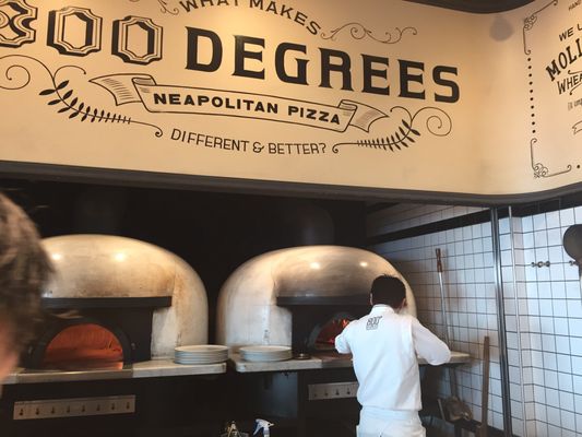 800 Degrees Neapolitan Pizzeria NEWoMan by null