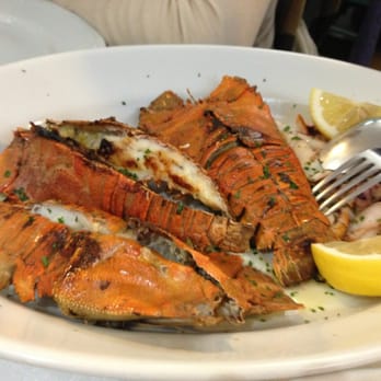Trattoria dal Billy - Grilled local lobster tails and grilled squid - Italian Near Me - Manarola, SP Trattoria dal Billy - Grilled local lobster tails and grilled squid - Italian Near Me - Manarola, SP