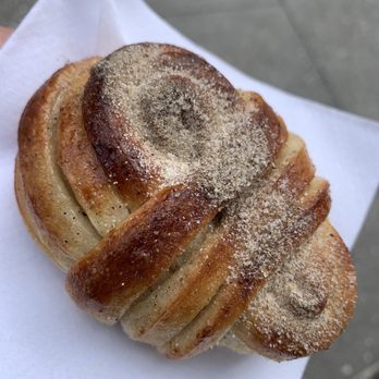 La Cabra - Cardamom bun - Bakeries Near Me - New York, New York