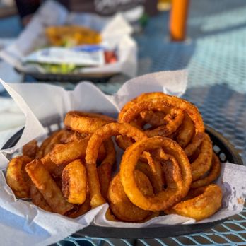 Corner Pocket Pub - Onion rings - Pool Halls Near Me - Fort Wayne, Indiana