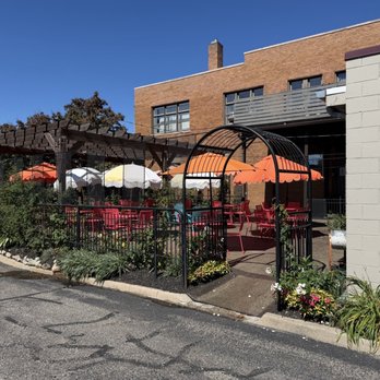 Holly Cafe - Patio seating - Bakeries Near Me - Holly, Michigan