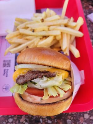 In-N-Out Burger by null