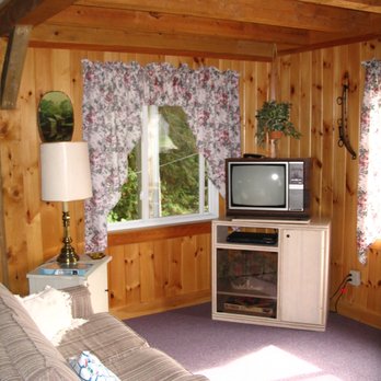 Partridge Cabins - Living Room in Hubbard Cabin - Vacation Rentals Near Me - Pittsburg, New Hampshire Partridge Cabins - Living Room in Hubbard Cabin - Vacation Rentals Near Me - Pittsburg, New Hampshire