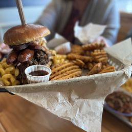 Beewyn Burger  waffle fries