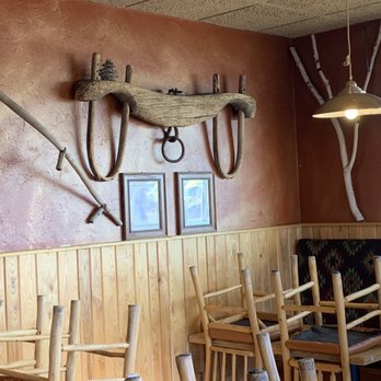Tastebuds Smokehouse - a view of the interior of a restaurant - Smokehouse Near Me - Marinette, Wisconsin Tastebuds Smokehouse - a view of the interior of a restaurant - Smokehouse Near Me - Marinette, Wisconsin