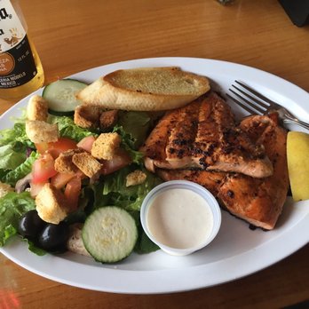 Crab Pot - Grilled salmon, salad and bread - Seafood Markets Near Me - Long Beach, Washington