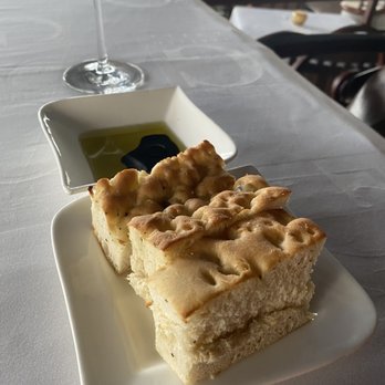 JW Marriott - Focaccia bread with black olives - Hotels Near Me - Cancún, ROO