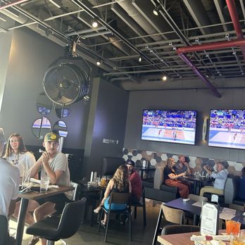 Eddies - Inside - Chicken Wings Near Me - Oklahoma City, Oklahoma