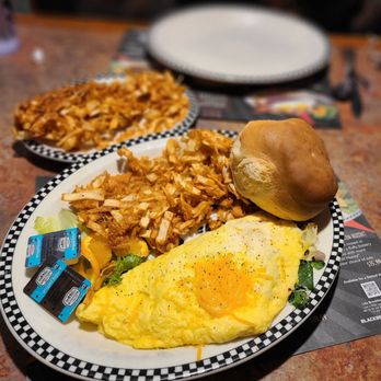 Black Bear Diner Tarzana - Joe's Hobo Omelet w /extra Crispy Hash Browns - Diners Near Me - Tarzana, California