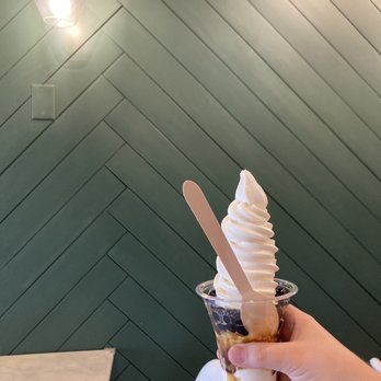 Jade Tea House - Vanilla soft serve with brown sugar boba - Desserts Near Me - Davie, Florida Jade Tea House - Vanilla soft serve with brown sugar boba - Desserts Near Me - Davie, Florida