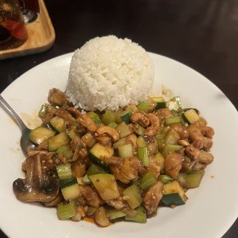 Kitchen Master - Cashew Chicken - Chinese Near Me - Frisco, Texas