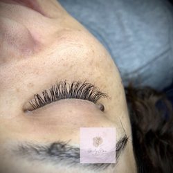 GirlyGlow Esthetics - Natural classic set of lashes
