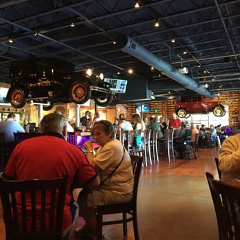 Ford's Garage - Busy for a Thursday afternoon - Burgers Near Me - Brandon, Florida Ford's Garage - Busy for a Thursday afternoon - Burgers Near Me - Brandon, Florida