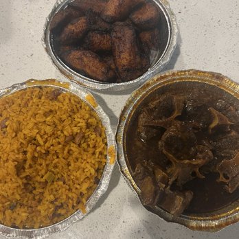 Sajhoma Restaurant - Oxtails Rice with Pigeon Peas Sweet Plantains - Dominican Near Me - Baltimore, Maryland Sajhoma Restaurant - Oxtails Rice with Pigeon Peas Sweet Plantains - Dominican Near Me - Baltimore, Maryland