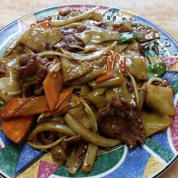 Chen's Garden - Drunken noodles.  Let's see if it's good. - Chinese Near Me - Leesburg, Virginia