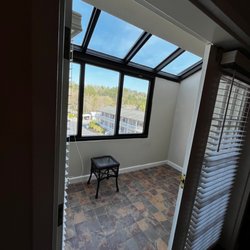 Meadowbrook Inn - Sunroom?