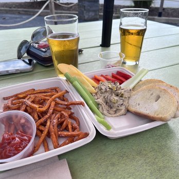 Eudora Brewing Company - Sweet Potato fries and the Humus Plate - Breweries Near Me - Kettering, Ohio