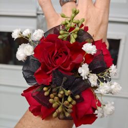 Majesty Floral Creations - Formal dance flowers created individually and carefully for each couple.