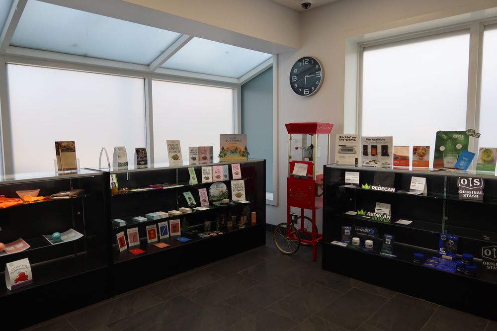 TOP SHELF CANABIS Updated August 2024 1485 Erie Street E, Windsor