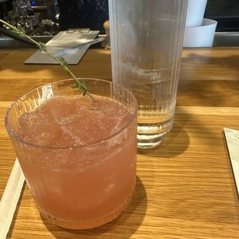 True Food Kitchen - Juniper Rose $15.25 empress 1908 elderflower rose gin, giffard pamplemousse, grapefruit, lime, thyme (180 cal) - New American Near Me - Jacksonville, Florida