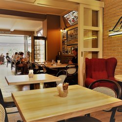 Cafe Oliver - Interior