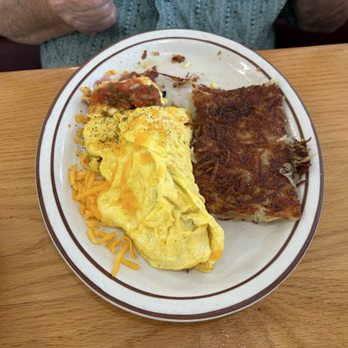 Francisco’s Country Kitchen - Ham & Cheese Omelette with hash browns - Breakfast & Brunch Near Me - Arroyo Grande, California