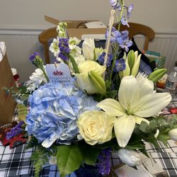 Angelone's Florist & Flower Delivery