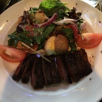 Yard House - Skirt steak salad - New American Near Me - Orlando, Florida Yard House - Skirt steak salad - New American Near Me - Orlando, Florida