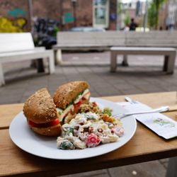 Renzo's Delicatessen - Outdoor setting was perfect.