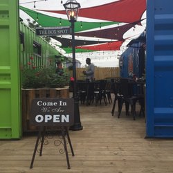 J's Creole Wings - Courtyard in the middle to eat