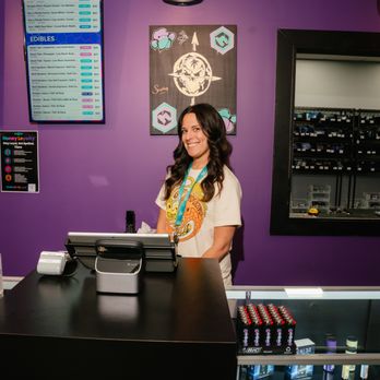 HoneyStash - Honeystash interior - Cannabis Dispensaries Near Me - Metuchen, New Jersey HoneyStash - Honeystash interior - Cannabis Dispensaries Near Me - Metuchen, New Jersey