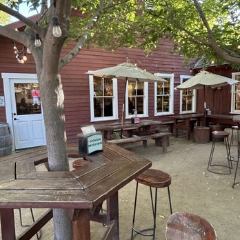 The Daisy - Cocktail Bars Near Me - Temecula, California