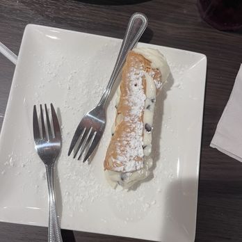 Vincent's Italian Restaurant - Cannoli - Italian Near Me - Mount Dora, Florida Vincent's Italian Restaurant - Cannoli - Italian Near Me - Mount Dora, Florida
