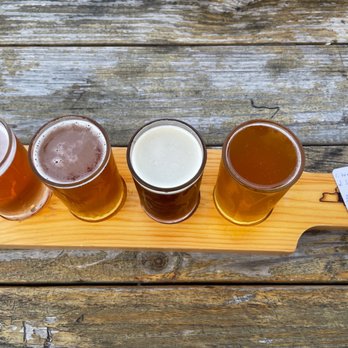 Lithology Brewing - Beer flight - Brewpubs Near Me - Farmingdale, New York