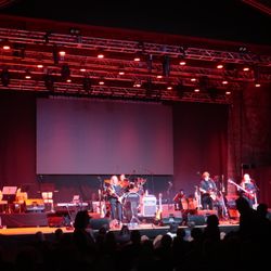 Des Plaines Theatre - The Niche, 12-07-2023.  Nice rendering of mostly British hits from the 60's and 70's.