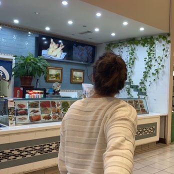 Sushi Roller - Restaurant in the mall - Sushi Bars Near Me - Albuquerque, New Mexico