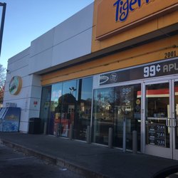 7-Eleven - Ice bags available