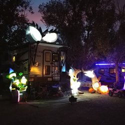 Walker River Resort - The park decks OUT for the trick-or-treaters!