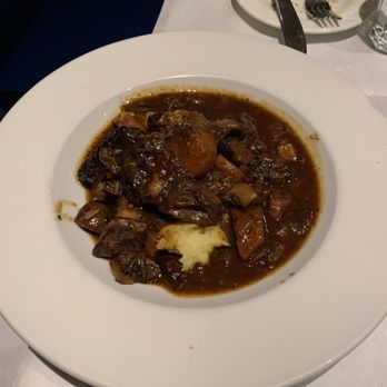 Le Paradis Brasserie Bistro - Boeuf a la bourguignome - French Near Me - Toronto, Ontario Le Paradis Brasserie Bistro - Boeuf a la bourguignome - French Near Me - Toronto, Ontario