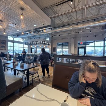 First Watch - Entrance and Bar - Breakfast & Brunch Near Me - Algonquin, Illinois