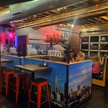 Brooklyn's Finest Pizza - Seating Facing Cedar - Italian Near Me - Denver, Colorado Brooklyn's Finest Pizza - Seating Facing Cedar - Italian Near Me - Denver, Colorado