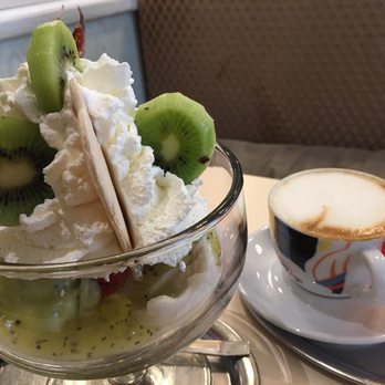 Garda - Kiwi-Becher & Melange - Ice Cream & Frozen Yogurt Near Me - Vienna, 9 Garda - Kiwi-Becher & Melange - Ice Cream & Frozen Yogurt Near Me - Vienna, 9