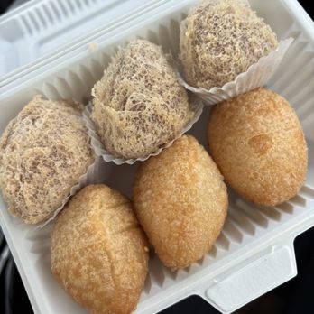 Dim Sum House - 23. Crispy Fried Taro Puff with Pork/ 20. Fried Glutinous Pillow/ - Dim Sum Near Me - San Lorenzo, California Dim Sum House - 23. Crispy Fried Taro Puff with Pork/ 20. Fried Glutinous Pillow/ - Dim Sum Near Me - San Lorenzo, California