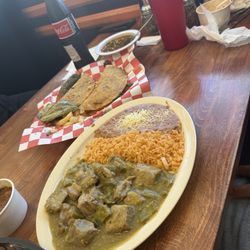 Costillas con chile verde