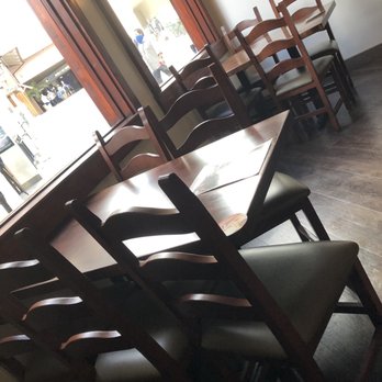 Olive Garden - Ala Moana - Table spacing - Italian Near Me - Honolulu, Hawaii Olive Garden - Ala Moana - Table spacing - Italian Near Me - Honolulu, Hawaii