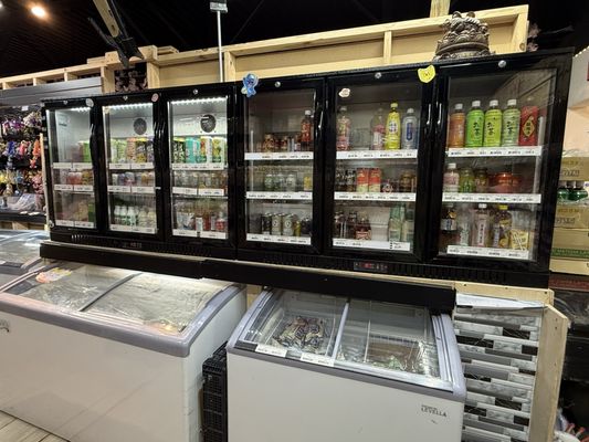 Hanna & Tiger's Asian Mart 小卖部 by null