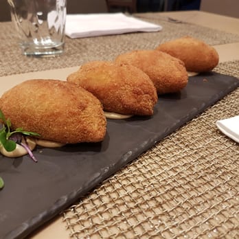 Merkado - Croqueta de arroz con sepia y gambas - Gastropubs Near Me - Barcelona, B