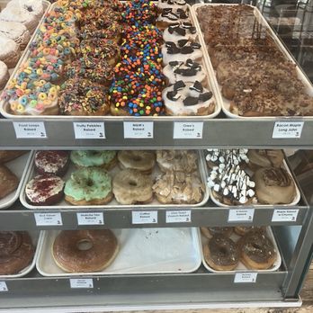 Randy's Donuts - Plenty of donuts to choose from - Donuts Near Me - Burbank, California Randy's Donuts - Plenty of donuts to choose from - Donuts Near Me - Burbank, California