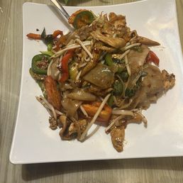 Pad Kee-Mao with Chicken Pad Kee-Mao with Chicken
